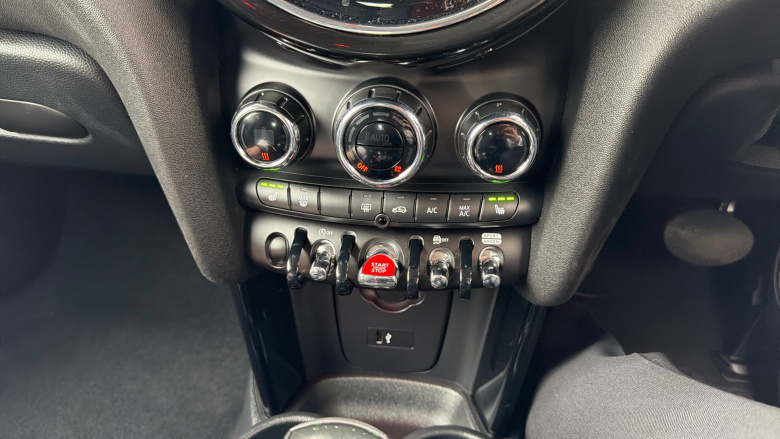 MINI Cooper 2.0 S Classic 3dr Auto Petrol Hatchback